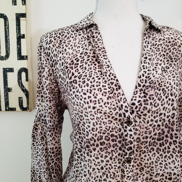Zara Tops - ZARA BASIC BUTTON UP LEOPARD ANIMAL PRINT LARGE